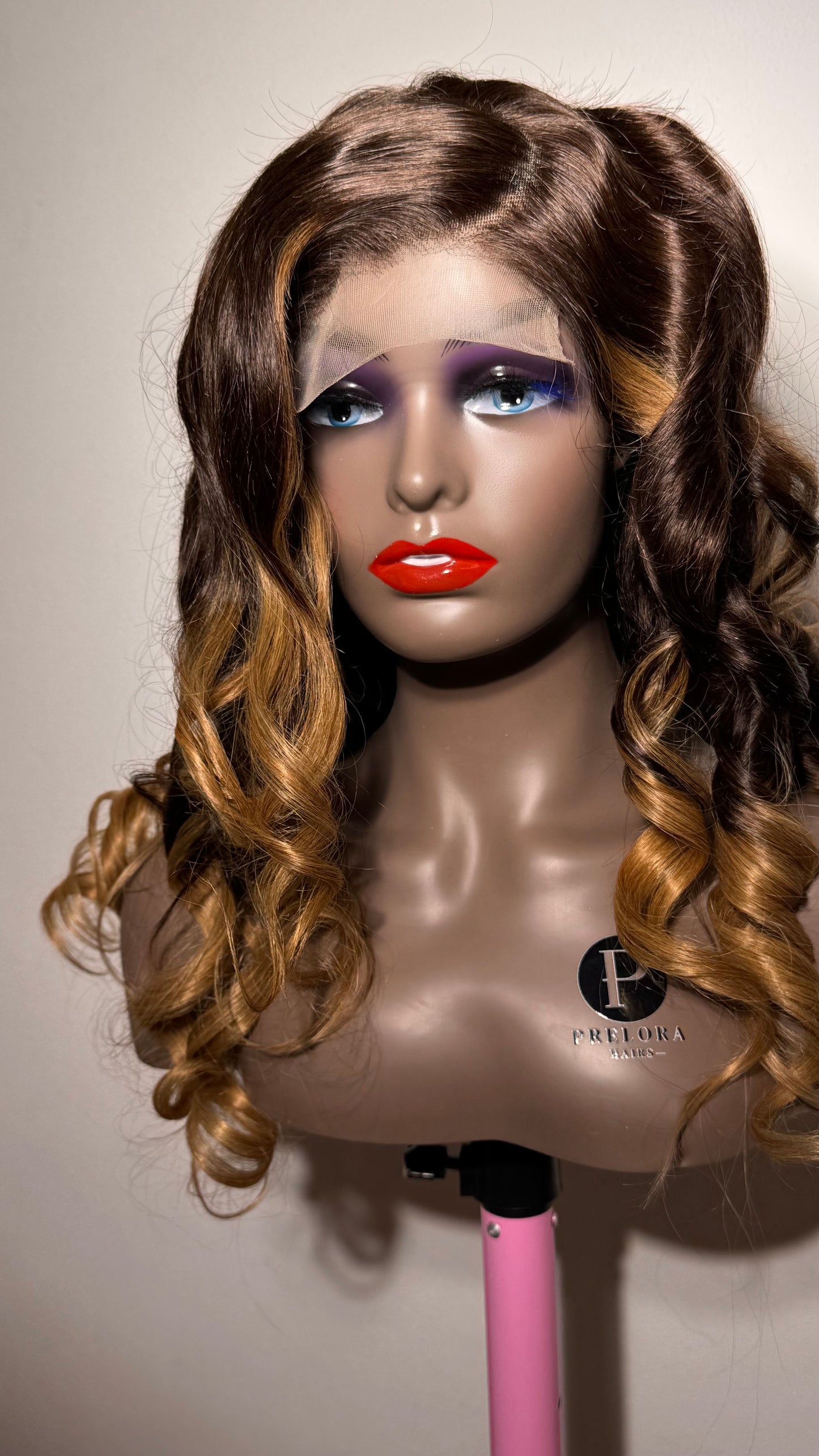 Lila bouncy wig