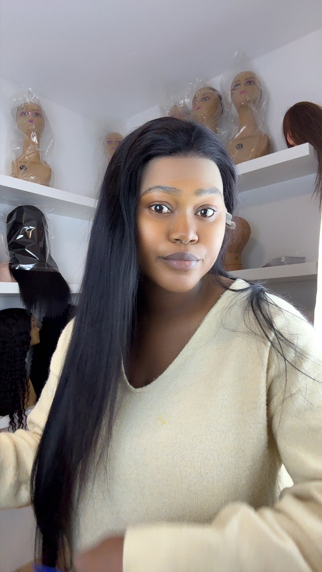 Straight wig unit